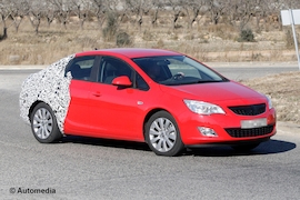 Erlkönig Opel Astra Berlina