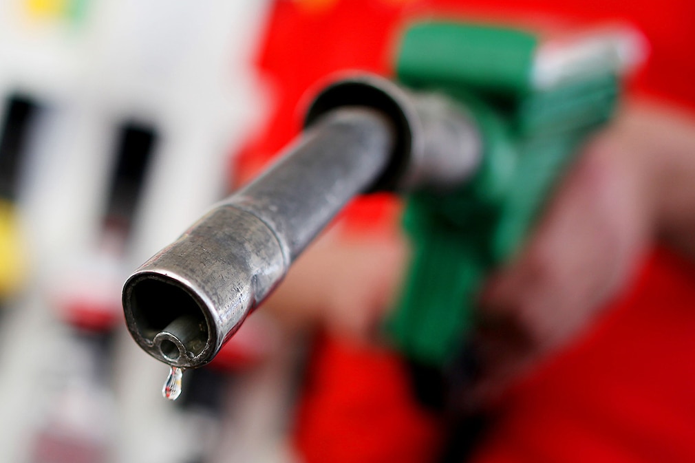 Gas pump nozzle