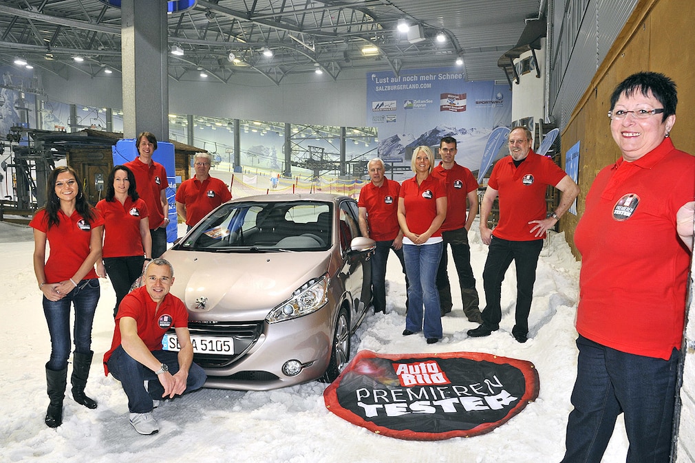 Die Premieren Tester vlnr: Nicole Bauer, Vera Riege,Christian Lücker (hinten), Tom Beyer (vorn, kniend), Torsten Struve, Ingo Driesen, Kim Amfalder, Martin Janke, Doris Reich