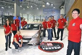 Die Premieren Tester vlnr: Nicole Bauer, Vera Riege,Christian Lücker (hinten), Tom Beyer (vorn, kniend), Torsten Struve, Ingo Driesen, Kim Amfalder, Martin Janke, Doris Reich