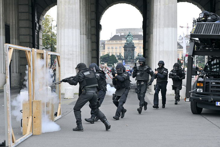 Bilder: Der Monster-Truck der Elitepolizei