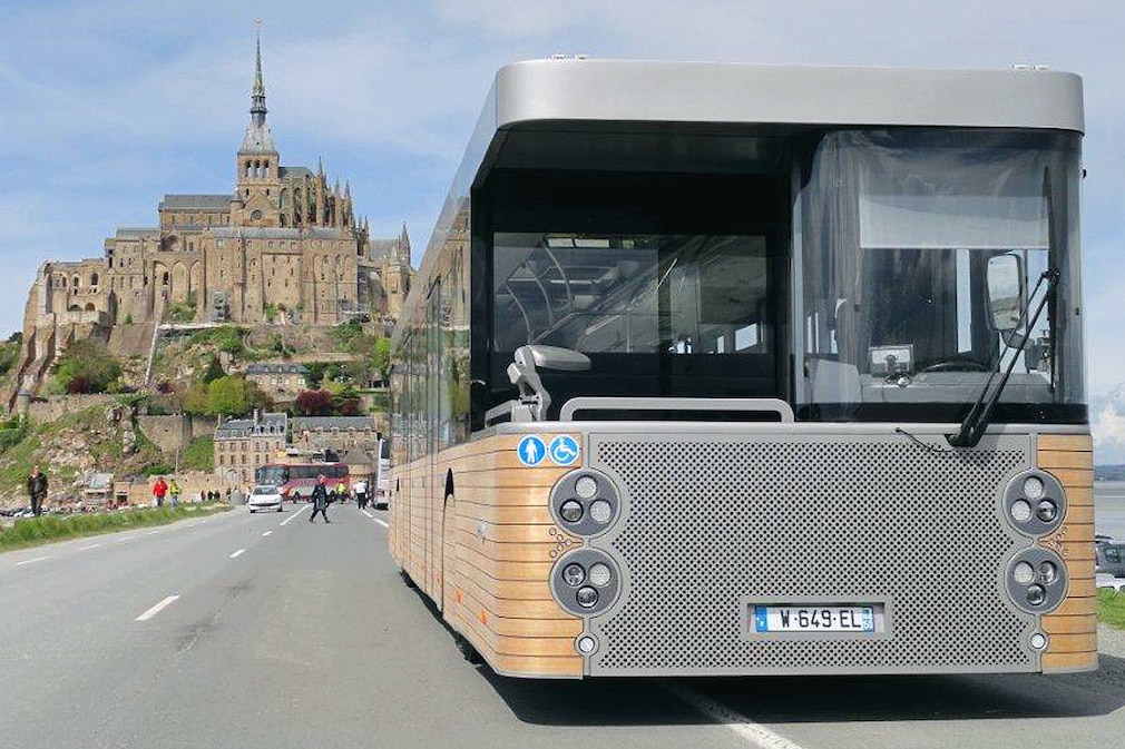 Doppelkopf Bus