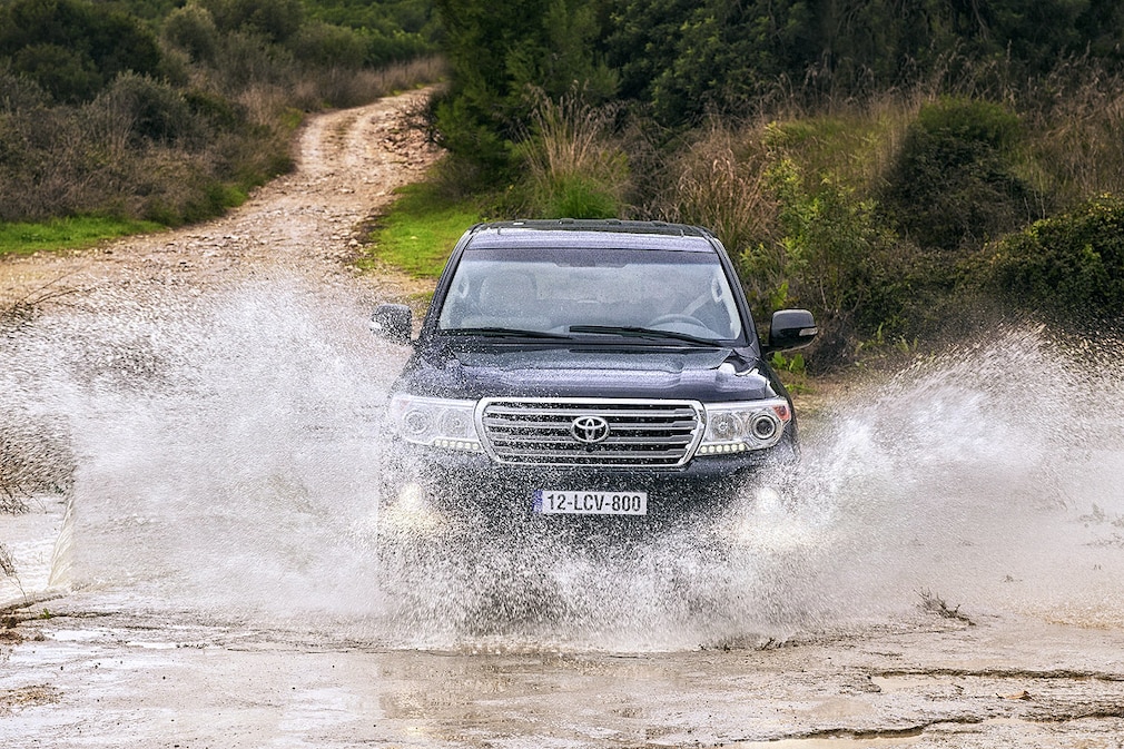 Toyota Land Cruiser V8