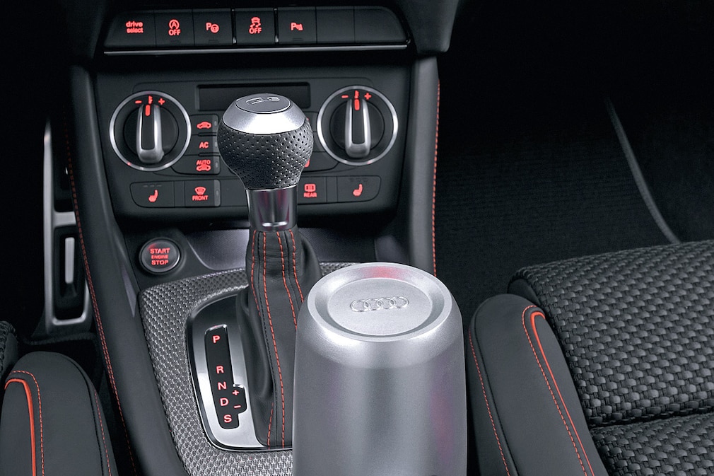Audi Q3 red track