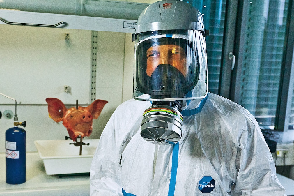 Uni München: Experiment mit Fluorwasserstoff