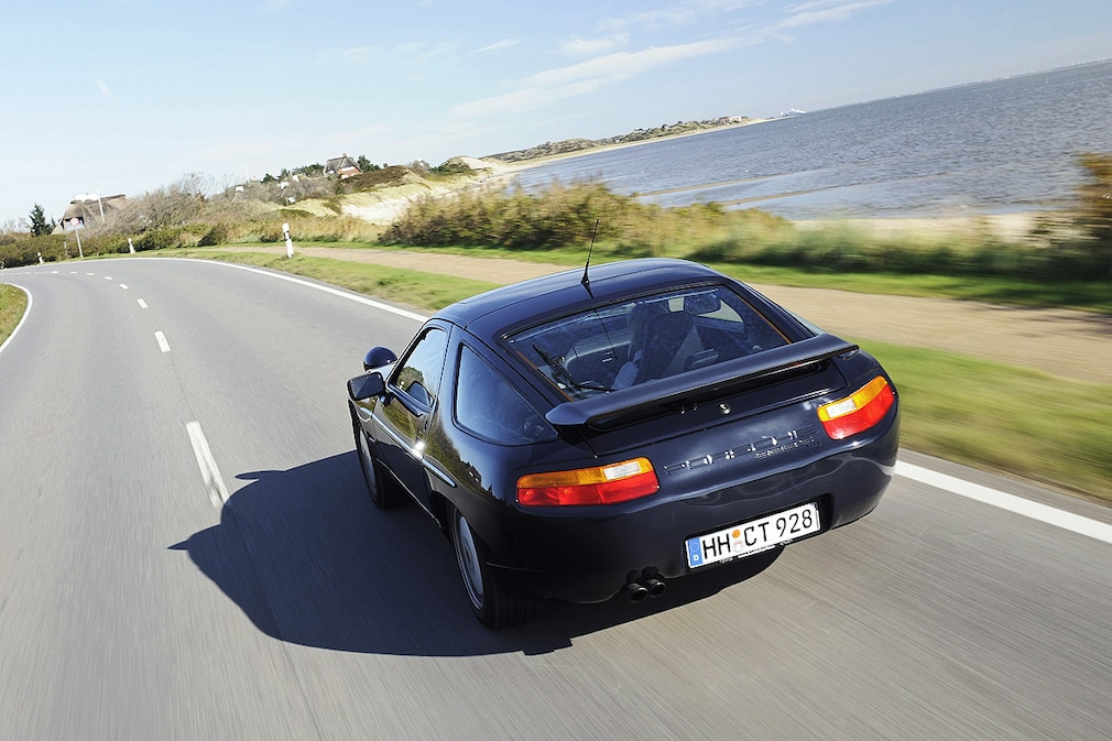 Porsche 928 S4