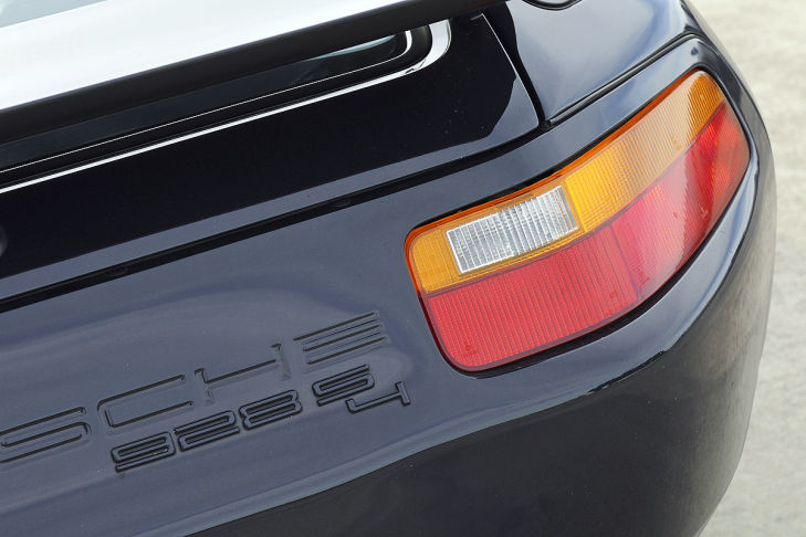 Porsche 928 S4