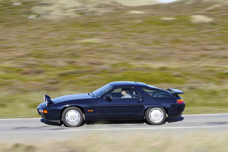 Porsche 928 S4