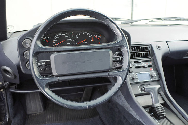 Porsche 928 S4