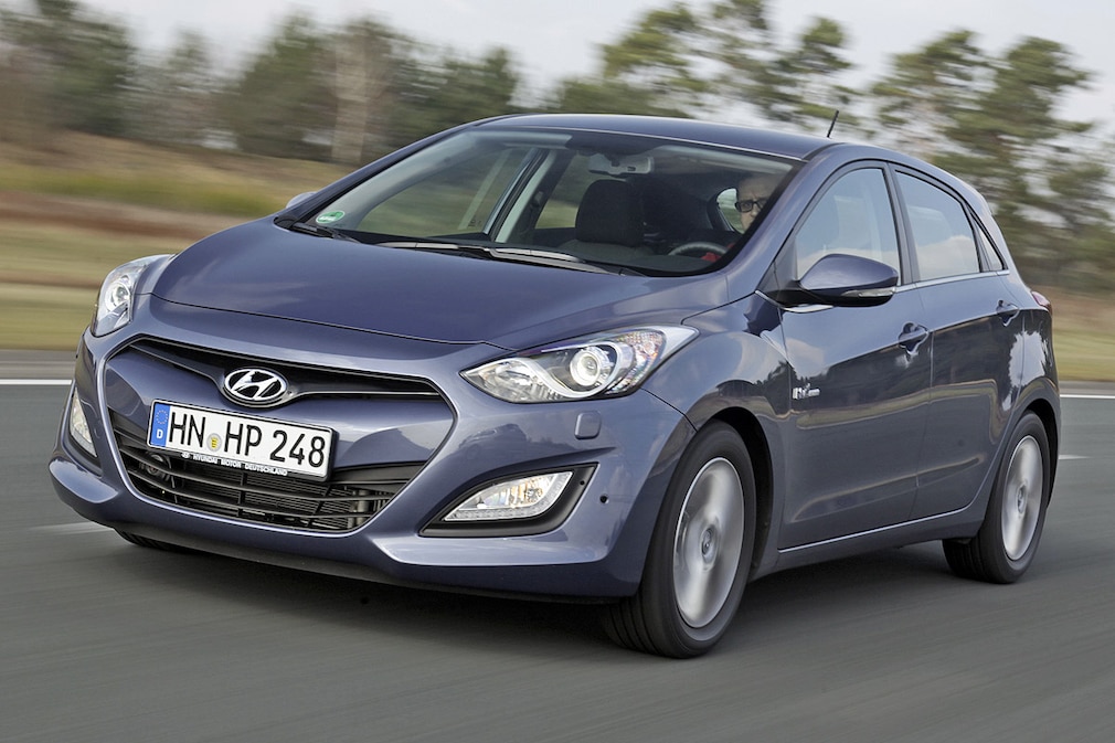 Hyundai i30 blue 1.6 CRDi Trend