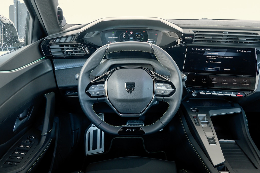 Peugeot 308 SW Hybrid 145