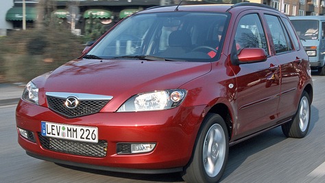 Mazda2, Steilheck/Fließheck