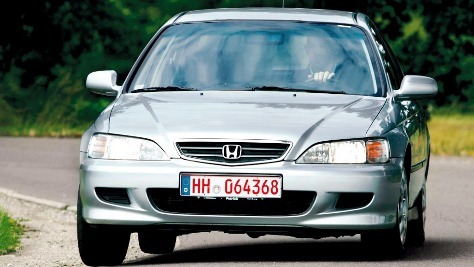 Opmærksomhed tømrer stor Honda Accord VI - autobild.de